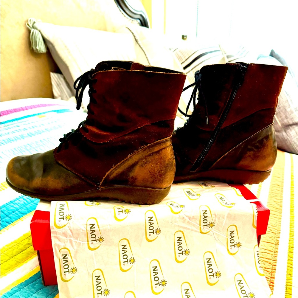 Naot Women’s Zip Ankle Boots